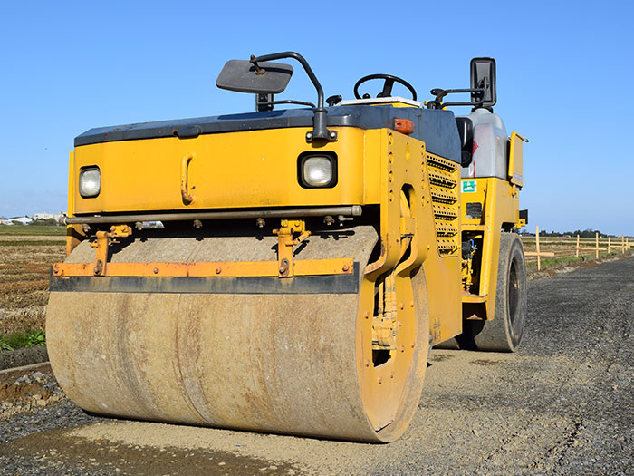 舗装機械の運搬